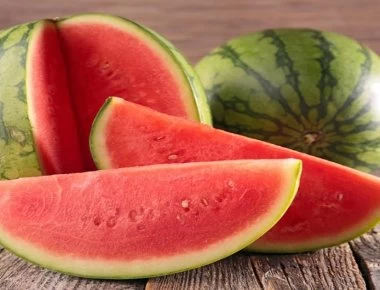 Ανακαλύψτε πόσα ποτήρια νερό «τρώτε» με το καρπούζι σας